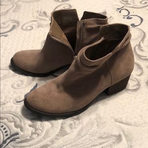 Jessic Simpson booties